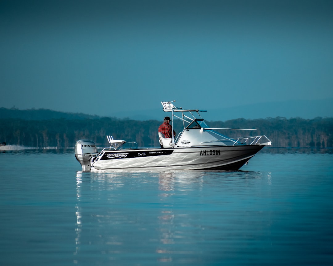 Guide til Yamaha 30 HK STYREHAANDTAG ELEKTRISK
